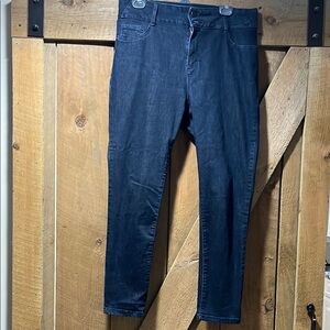 Dark Blue Cropped Ankle Jeans with Slim Fit